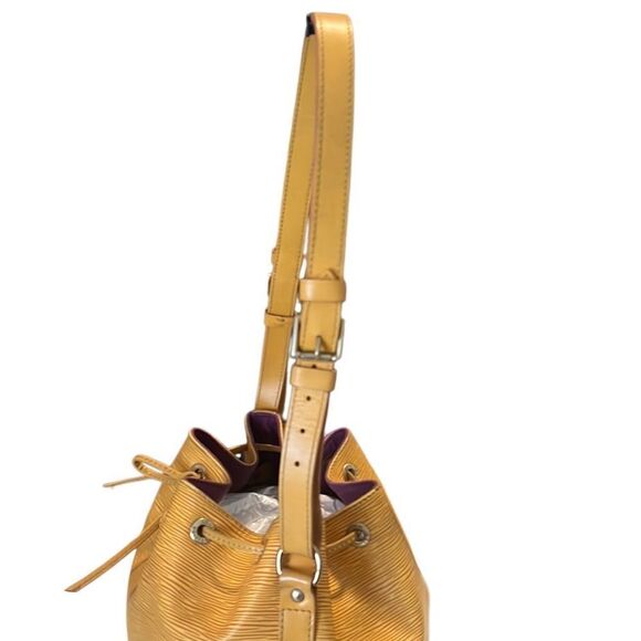 Louis Vuitton Epi Noe GM Yellow Drawstring Closure Bucket Bag AR1924 - Picture 4 of 16